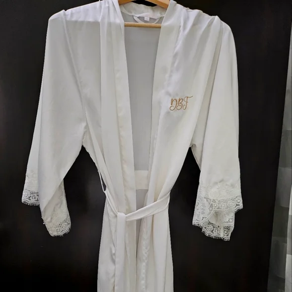 Intimate Robe - Picture 1 of 1